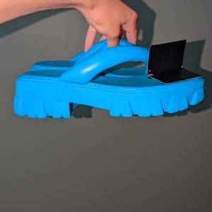 NWT Forever 21 Chunky Platform Sandals